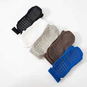 Chaussettes de yoga antidérapantes à fond de tube moyen de fitness professionnel pour dames et hommes chaussettes de danse au sol d'intérieur pour femmes et hommes - Product Image 3