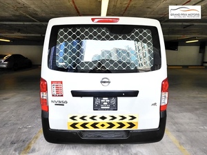 2022 cambio manuale del motore a benzina con guida a 4 cilindri a sinistra N issan Urvan Van 199HP - Product Image 6