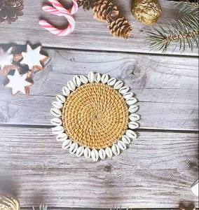 Dessous de verre en rotin naturel fabriqué à la main avec coquilles pour la cuisine, la décoration intérieure, la vaisselle du Vietnam fabriquée par DHT Handicraft - Product Image 5