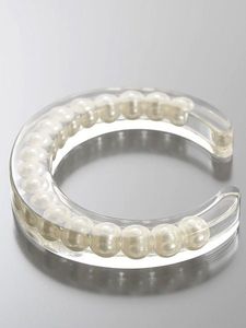 Bracelets de mode pour femmes en résine brillante simple et faite à la main, plusieurs couleurs élégantes pour un usage quotidien - Product Image 3