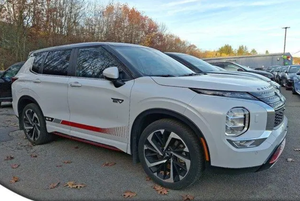 2024 Outlander PHEV SE RALLIART SUV Usado en Buen Estado en Venta, Color Blanco, Ruedas R20, Tracción en las Cuatro Ruedas, Transmisión Automática de 1 Velocidad - Product Image 4