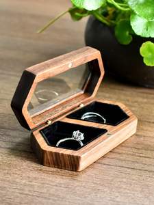 Boîte de présentation élégante en bois pour bague |   Artisanat haut de gamme |   Prix d'usine - Product Image 2
