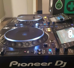 Nouvel ensemble DJ 2x CDJ 2000 nexus2 nxs2 Nexus 2 1x DJM 2000 Nexus - Product Image 1