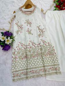 Vêtements pour femmes Georgette de renard lourd avec haut de travail de séquence de broderie-Palazzo et ensemble de Dupatta entièrement cousu prêt à porter - Product Image 5