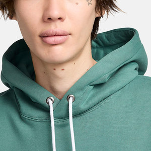 Sweat-shirt à capuche épais 320 g/m² pour homme, sans cordon, personnalisable, effet vieilli, vierge, délavé à l'acide, coupe classique, imperméable - Product Image 3