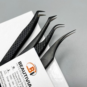 Pince à épiler d'extension de cils en acier inoxydable avec logo personnalisé avec embout en fibre plasma noir à prise parfaite et design pointu - Product Image 3