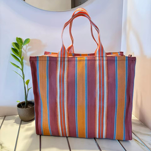 ถุงผ้าไนลอนรีไซเคิลลายทางเป็นมิตรกับสิ่งแวดล้อมพร้อมฝาปิดซิปกระเป๋าช้อปปิ้งและท่องเที่ยวความจุขนาดใหญ่ผลิตในอินเดีย - Product Image 1