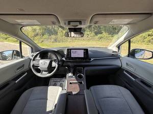 Toyota Sienna LE 8 places d'occasion à bas prix, modèle 2022, à vendre - Product Image 3