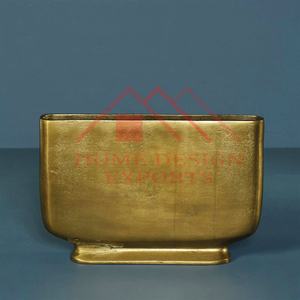 Jarrón de Flores Popular de Aluminio Simple en Forma Rectangular de Aluminio Fundido con Acabados Delgados en Latón, Jarrón de Metal para Piso y Mesa - Product Image 5