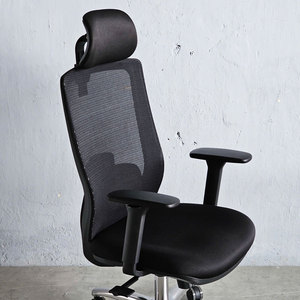Chaise ergonomique pivotante Herc21, design minimaliste, appuie-tête réglable, dossier en maille, base en aluminium, mousse/tissu pour la maison et le bureau - Product Image 4