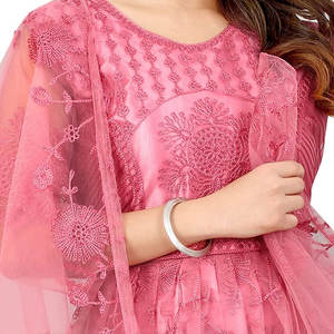 Nouveaux arrivages de tenues de soirée Salwar Kameez en soie pour femmes, tenue décontractée formelle indienne pakistanaise d'excellente qualité - Product Image 4