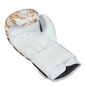 Gants de boxe à finition lisse et confort d'entraînement prolongé, avec rembourrage de qualité supérieure et ajustement facile pour les mains - Product Image 6