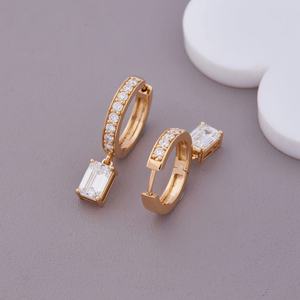 SHIVPATH 14K Oro sólido Lujosos pendientes de aro de diamante de moissanita Estilo vintage con deslumbrante CORTE DE baguette Ético elegante - Product Image 3