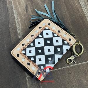 Porte-monnaie en cuir véritable fait main par un designer personnalisé pour femmes, style vintage, blocage RFID, portefeuille à fermeture éclair avec porte-clés et pompon - Product Image 1