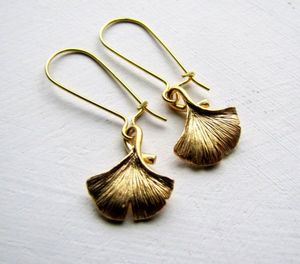 Pendientes de latón estilo fusión para mujer que combinan diseño moderno con motivos indios para una moda étnica versátil - Product Image 5