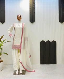 Bordado de secuencia de seda romana en seda Mono Banglory para borde y borlas de perlas Top y Salwar con borde Mono Banglory Dupatta - Product Image 1