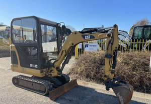 Mini-excavatrice Caterpillar 301.8C de 1,68 tonne avec 3 godets, excavatrice hydraulique compacte, mini-pelleuse Cat 301 à vendre à prix réduit - Product Image 2