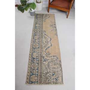 Alfombra de 2x6.46 pies, Alfombra Turca Vintage, Alfombra de Lana Azul con Diseño de Patchwork - Product Image 1
