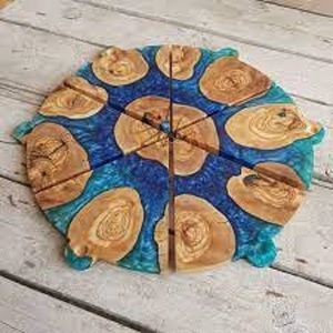 Tabla de Cortar Desechable TQC Modelo 7152, Base de Metal con Acabado en Resina Negra, Soporte para Pizza, Mango de Madera Plegable, Hecho a Mano, Precio Bajo - Product Image 4