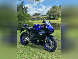 Used 2018 Yamaha YZF R7 <b>Sportbike</b> Motorcycle - Product Image 2