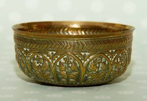 Bol à fleurs en laiton pour la maison Hôtel Restaurant salade de fruits Vaisselle couleur or Bol en laiton pour servir la salade fruits secs forme ronde - Product Image 2