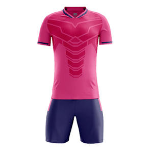 Uniforme de football personnalisé OEM fournisseur d'usine maillot et short de football en tissu respirant de haute qualité avec impression de logo - Product Image 2