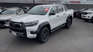 Mejor Oferta Para Nuevo |   Toyota Hilux Legend RS 2.8 GD-6 Doble Cabina Pick-Up LHD Usada, Años 2015-2026 |   Volante a la Derecha - Product Image 3