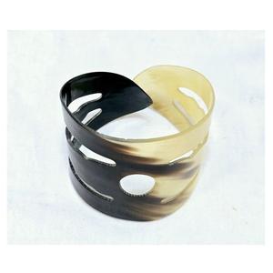 Brazalete Artesanal de Cuerno de Buey para Mujer, Joyería de Estilo Tribal Natural, Brazalete Pulido, Especial de Navidad - Product Image 5