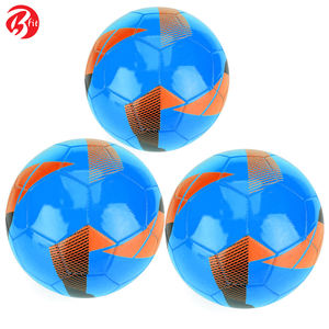 Vente en gros de ballons de football en PU pour adultes, équipement d'entraînement en cuir antidérapant en PVC avec logo de style pliable pour les fans de ballon de football - Product Image 3