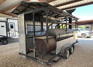 Remolque de Barbacoa y Ahumador Móvil de 8 pies, Totalmente Equipado, con Envío Gratuito, Parrilla Exterior y Cocina para Venta de Comida Ambulante - Product Image 4