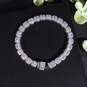 Brazalete de Tenis con Halo de Diamantes Moissanite Engastados en Plata de Ley 925, Regalo de Lujo para Novia - Product Image 2