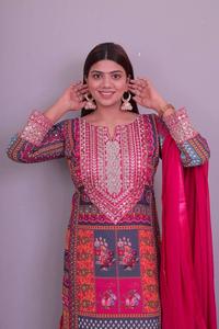 ชอลิพิมพ์ลาย Georgette หนักแฟนซีสุดพิเศษพร้อมสาราราและดูปัตตานัวเนียคุณภาพระดับพรีเมียมในราคาขายส่ง - Product Image 3