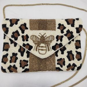 Pochette de taille brodée florale pour un usage quotidien - Product Image 1