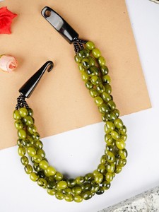 Collier ras du cou statement fait main multicouche et épais pour femme, finition brillante, motif modèle, perles en résine multicolores, ange - Product Image 2