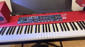 Oferta de Venta: Piano Digital Nord Stage 5 88 con Teclado de Acción de Martillo Contrapesado, Segunda Mano/Nuevo - Product Image 4