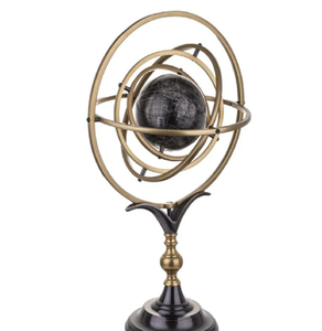 Elegante armilar de latón con elegantes patas de desplazamiento, una obra maestra ornamental que refleja la curiosidad astronómica y el encanto vintage - Product Image 2