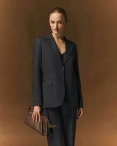 La mejor opción de chaqueta de un solo pecho a rayas para mujer, hecha a mano en Vietnam, servicios ODM con tejido no tejido - Product Image 3
