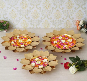 Metal de calidad superior Urli Diya Lotus el diseño de la llama divina de la tranquilidad para Diwali - Product Image 2