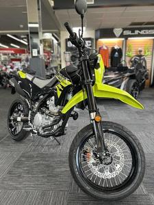Oferta Increíble: Motocicletas Nuevas Kawasaki KLX 300SM Supermoto 2026 - Product Image 4