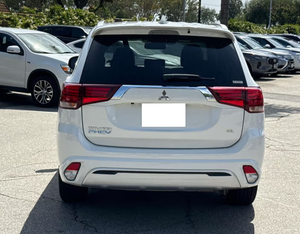 Mitsubishi Outlander Híbrido Enchufable SEL S-AWC USADO de 2022 - Product Image 5