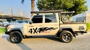 Camioneta LandCruiser Doble Cabina 2019 Diésel 4.5L en venta - Product Image 3