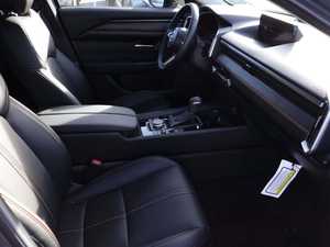 SUV Crossover Premium 2024 50 AWD en Venta, Gasolina, Automático, Cámara Trasera 360, Techo Panorámico - Product Image 3