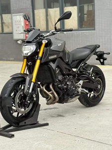 Motocicleta Yamaha1 MT-09 de Alto Rendimiento, 900cc, 3 Cilindros, Refrigerada por Agua, Apta para Motociclistas Experimentados - Product Image 2