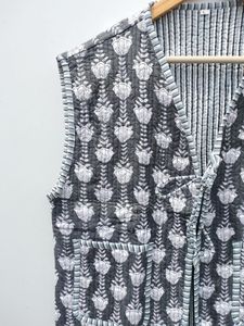 Chaqueta Kantha Acolchada de Algodón para Mujer, Abrigo Corto sin Mangas, Estampado de Estilo Bohemio Hecho a Mano, Informal, Unisex - Product Image 4