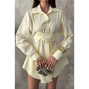 Ensemble jaune deux pièces avec ceinture - Jaune - Product Image 4