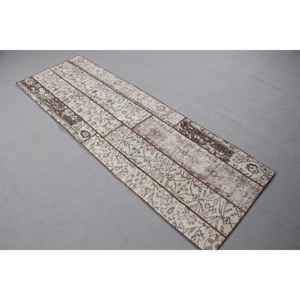 Alfombra Turca Vintage de 2,2x6,8 pies, Alfombra Marrón Abstracta de Lana - Product Image 2