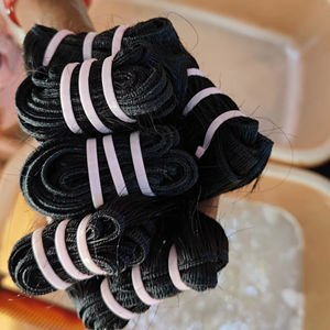 Paquet de cheveux vierges indiens non traités, cuticule intacte, vague profonde lâche, doux, brut, extensions de cheveux humains du temple indien, vendeurs du sud - Product Image 1