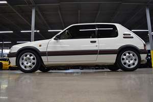 PEUGEOT 205 GTI 1990 D'OCCASION CÔTÉ GAUCHE/DROIT - Product Image 2