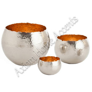 Axiom Home Accents Elegante Frutero de aluminio dorado negro Grabados hechos a mano Acabado brillante Desechable para uso alimentario - Product Image 2