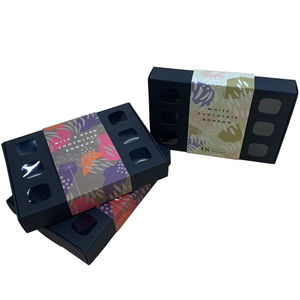 Empaque de Cartón Reciclable Negro Mate para Bombones de Chocolate para Pequeñas Empresas con Fundas de Papel Impresas en CMYK - Product Image 1